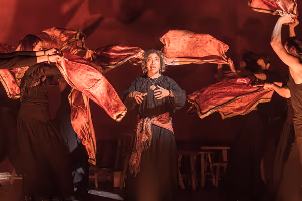 Melanie La Barrie Photo