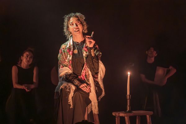 Melanie La Barrie Photo