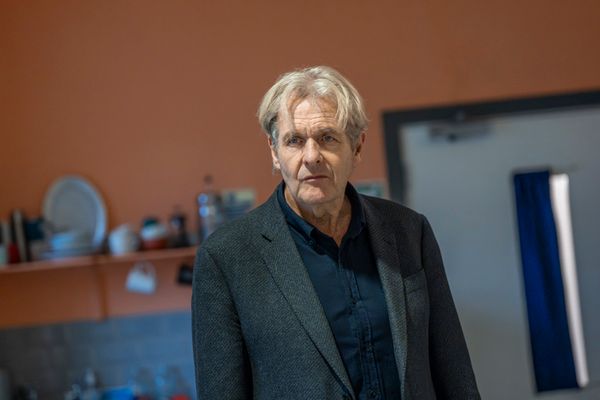Robert Bathurst Photo