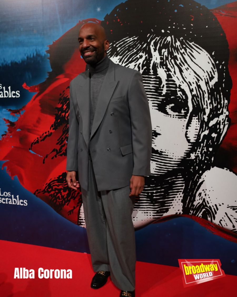 PHOTO: Asi ha sido la alfombra roja del estreno VIP de LOS MISERABLES Image