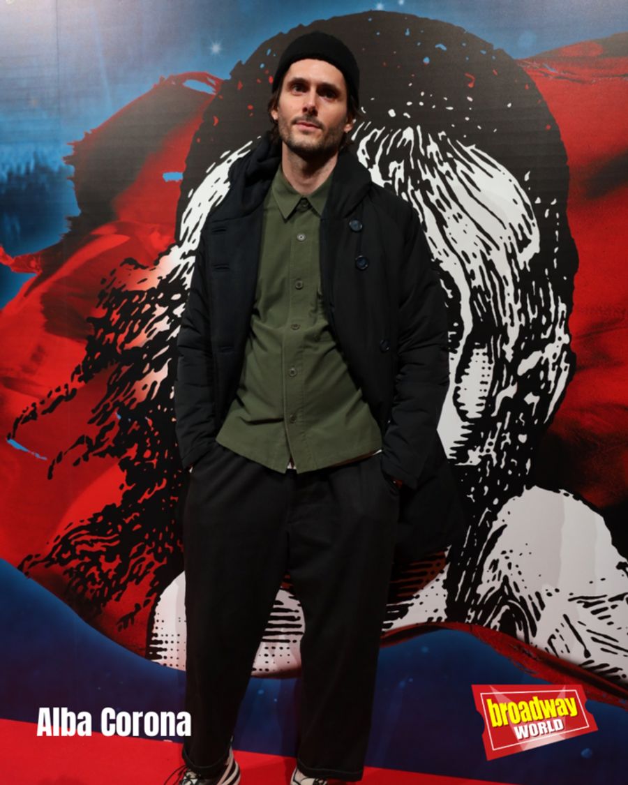 PHOTO: Asi ha sido la alfombra roja del estreno VIP de LOS MISERABLES Image