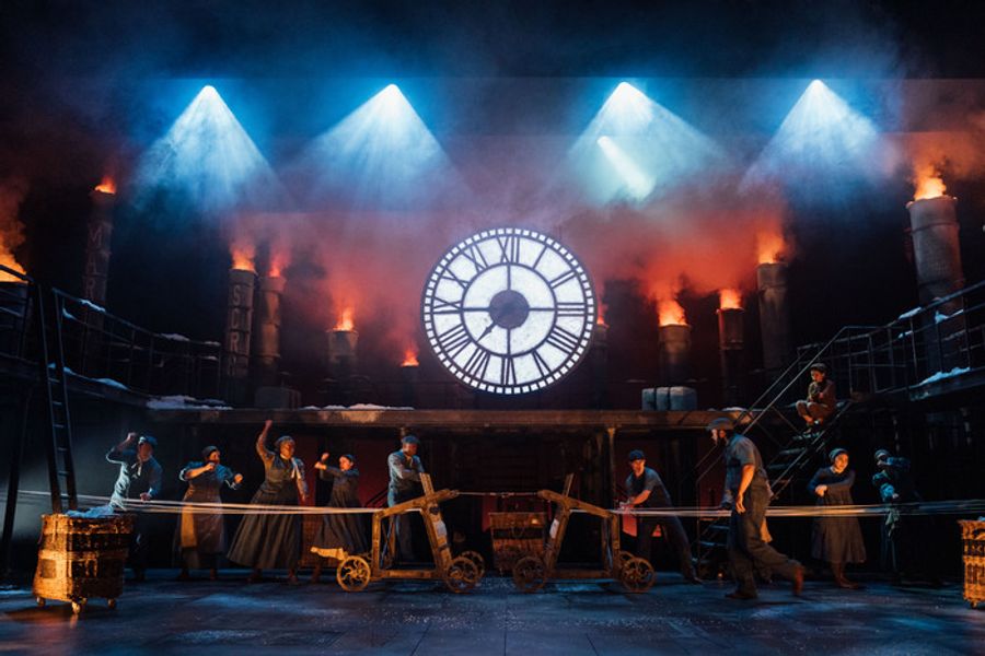 Photos: A CHRISTMAS CAROL At Quarry Theatre Image