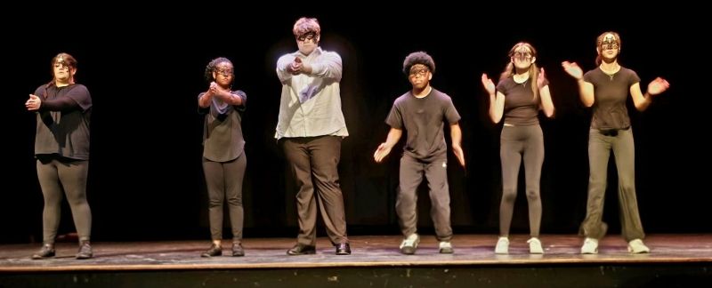 Review: THE ROBINSON COMEDY at Joe T Robinson High School in Little Rock  Image