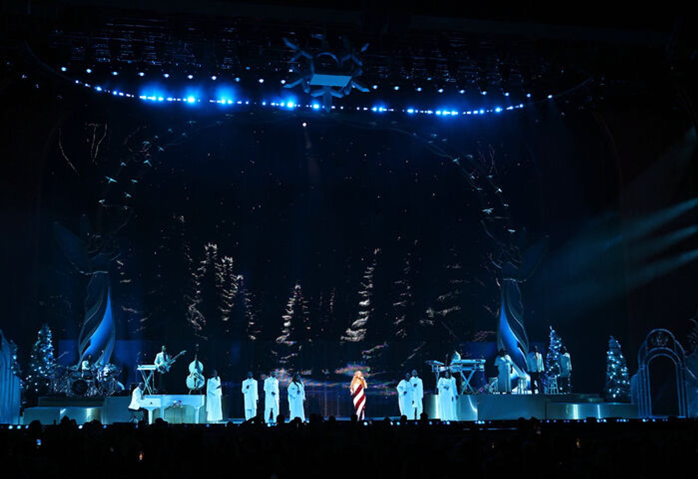 Photos: Mariah Carey Kicks Off 'Christmastime in Las Vegas' Holiday Residency  Image