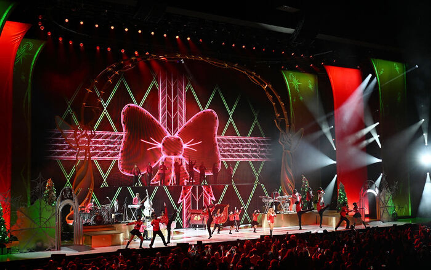 Photos: Mariah Carey Kicks Off 'Christmastime in Las Vegas' Holiday Residency  Image