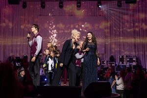  Sabrina Weckerlin, Pia Douwes, Bob van de Weijdeven, Saskia Lepin, Eric Minsk, Linus Photo