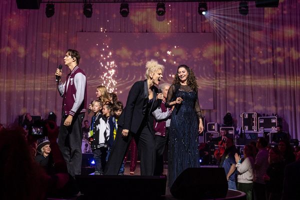  Sabrina Weckerlin, Pia Douwes, Bob van de Weijdeven, Saskia Lepin, Eric Minsk, Linus Photo