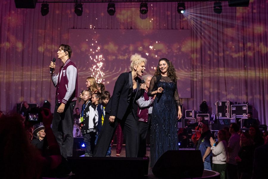 Photos: Sabrina Weckerlin Celebrates 20 Years Onstage With MEIN LEBEN FÜR DIE BÜHNE Concert  Image