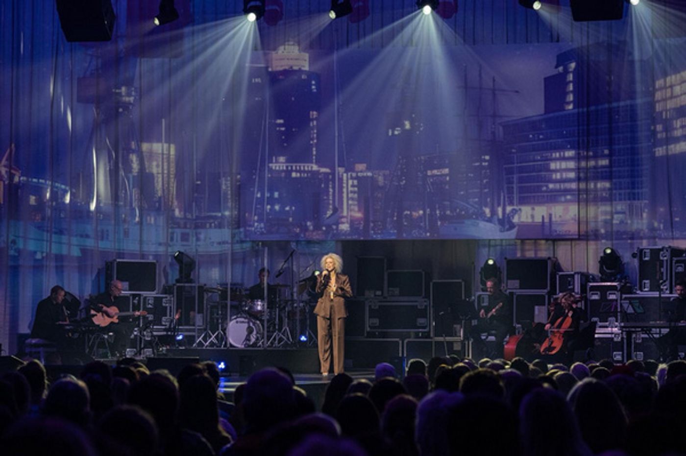 Photos: Sabrina Weckerlin Celebrates 20 Years Onstage With MEIN LEBEN FÜR DIE BÜHNE Concert  Image