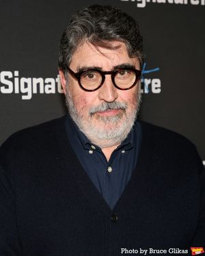 Alfred Molina Photo