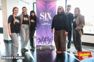 Katy Richardson, Gara Roda, Nicole Bondzie, Alexandra Spencer-Jones, Demid Naumov y Julia Gomez Cora y @ BroadwayWorld Katy Richardson, Gara Roda, Nicole Bondzie, Alexandra Spencer-Jones, Demid Naumov y J Photo