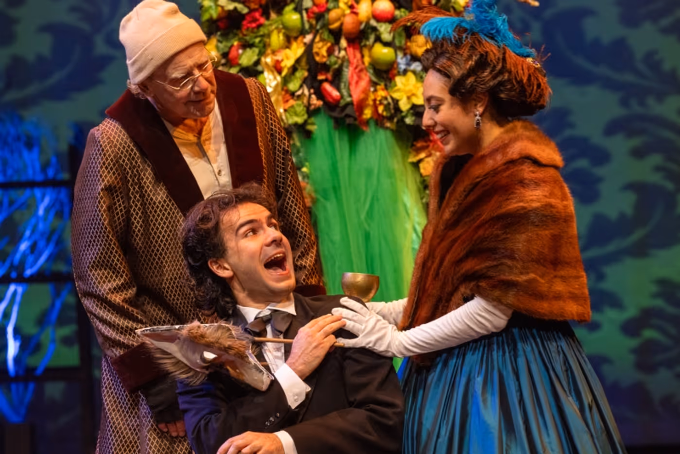 Review: Family-Friendly Holiday Magic Abounds in A CHRISTMAS CAROL  Image