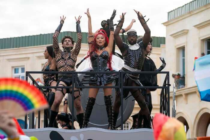 Video/Photos: Ashley Park & More in EMILY IN PARIS Season 5 Trailer  Image