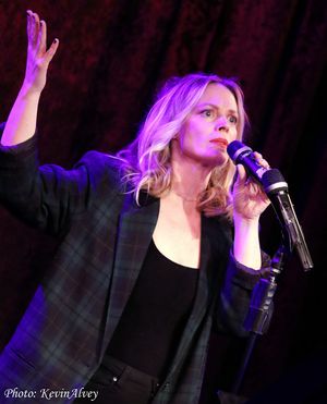 Elizabeth Stanley @ BroadwayWorld Elizabeth Stanley Photo