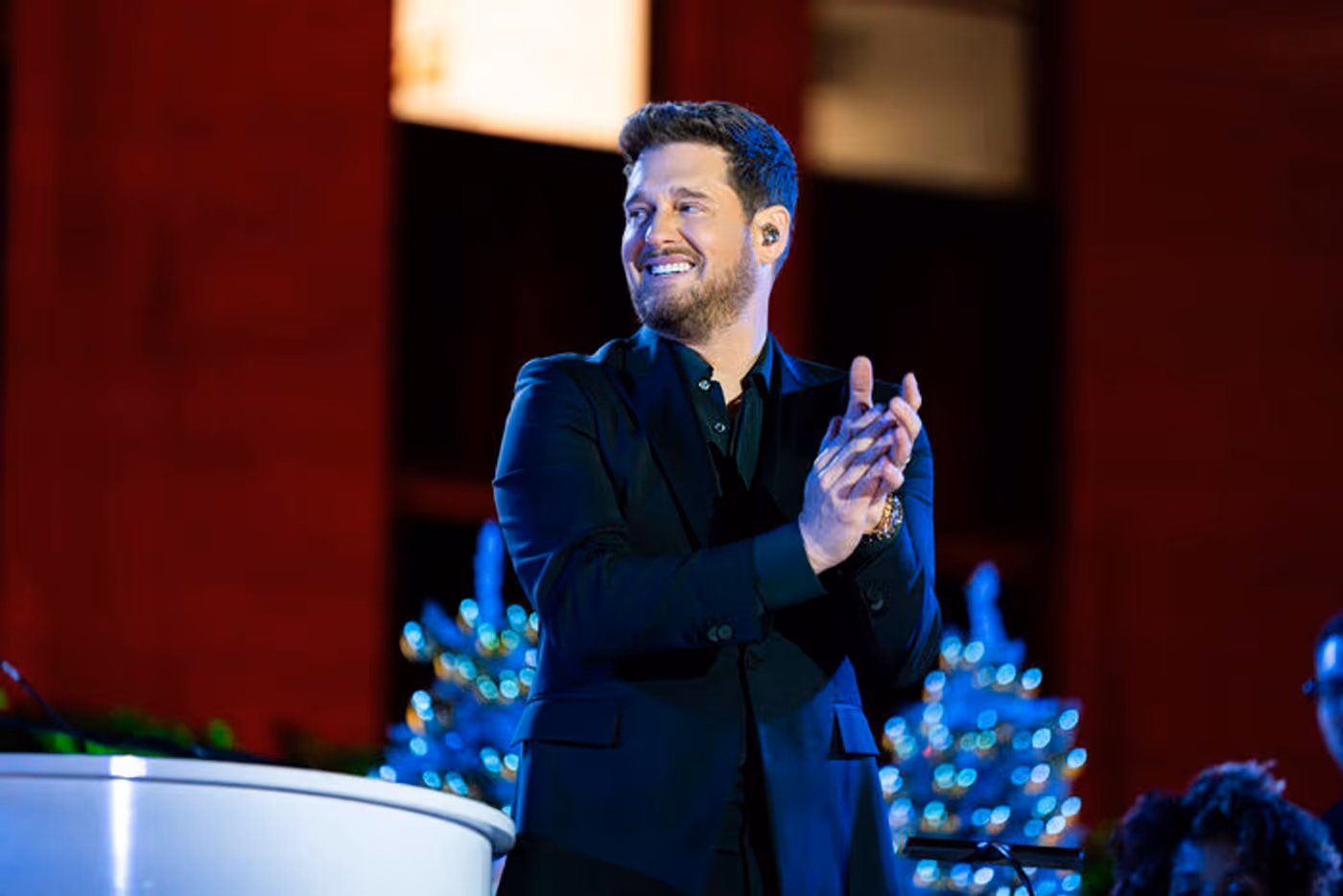 Photos: Kristin Chenoweth, Laufey, & More in NBC's CHRISTMAS IN ROCKEFELLER CENTER  Image