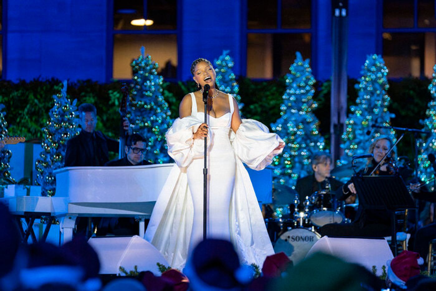 Photos: Kristin Chenoweth, Laufey, & More in NBC's CHRISTMAS IN ROCKEFELLER CENTER  Image