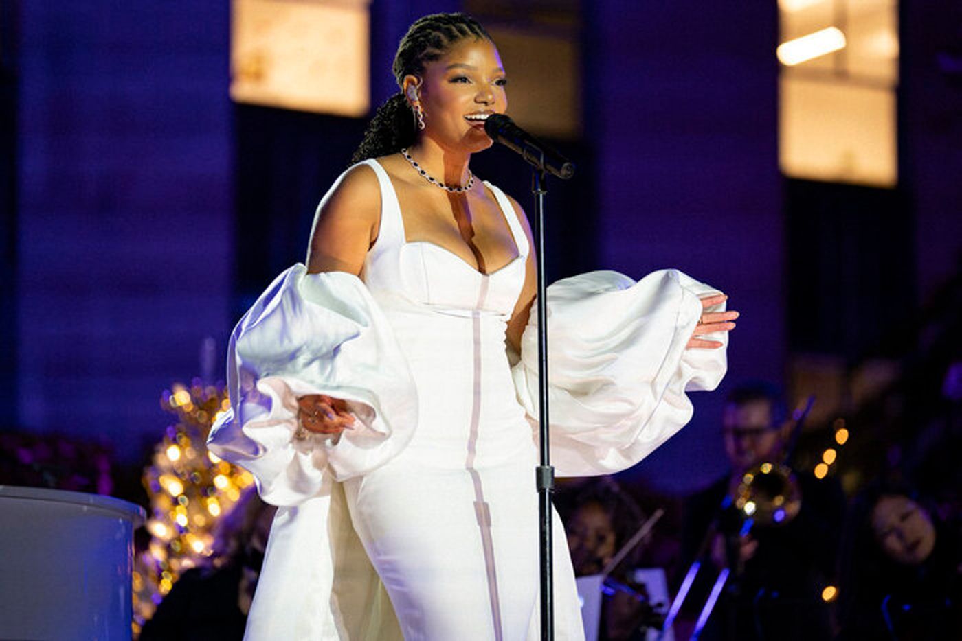 Photos: Kristin Chenoweth, Laufey, & More in NBC's CHRISTMAS IN ROCKEFELLER CENTER  Image