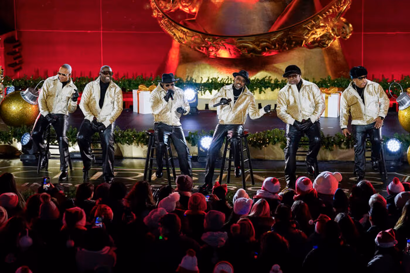 Photos: Kristin Chenoweth, Laufey, & More in NBC's CHRISTMAS IN ROCKEFELLER CENTER  Image