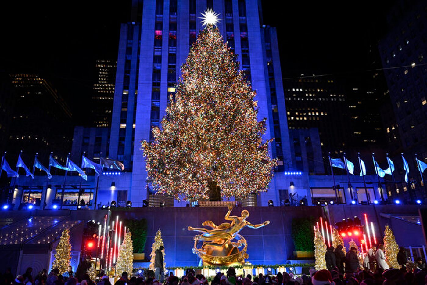 Photos: Kristin Chenoweth, Laufey, & More in NBC's CHRISTMAS IN ROCKEFELLER CENTER  Image