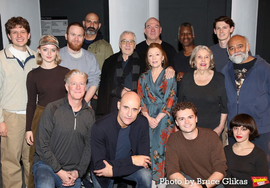 Photos: Robert DeNiro Visits OEDIPUS on Broadway Starring Mark Strong and Lesley Manville Image