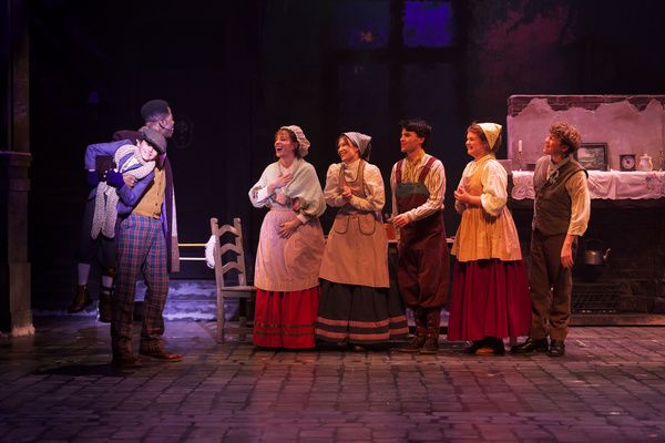 Photos: A CHRISTMAS CAROL at The Phoenix Theatre Company — photo 3 of 10