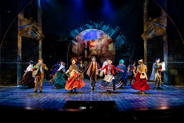 Photos: A CHRISTMAS CAROL at The Phoenix Theatre Company — photo 7 of 10