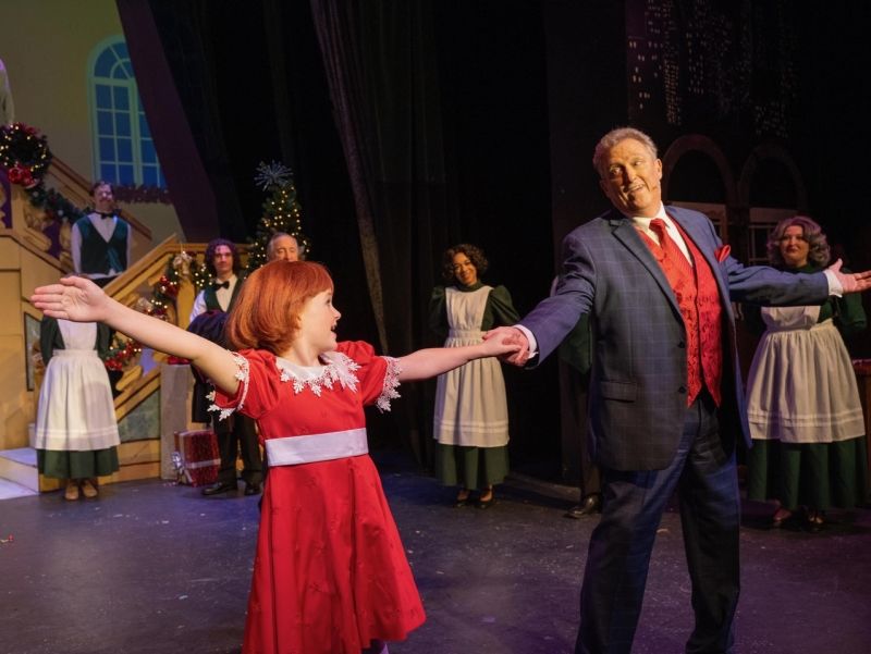Review: ANNIE at Palm Canyon Theatre  Image