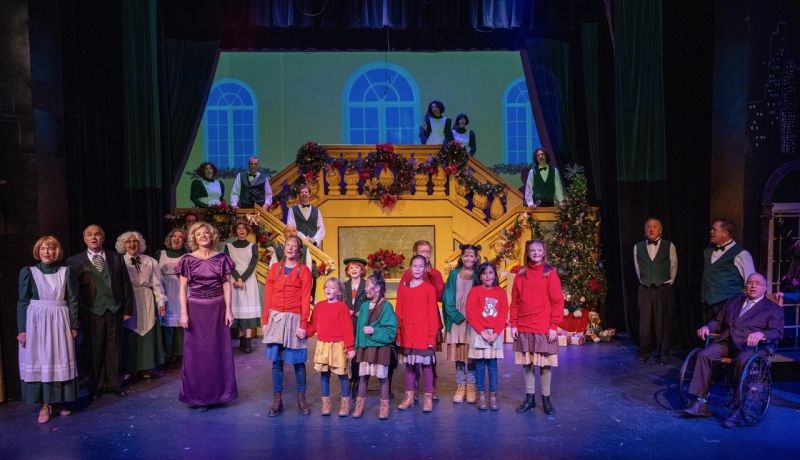 Review: ANNIE at Palm Canyon Theatre  Image