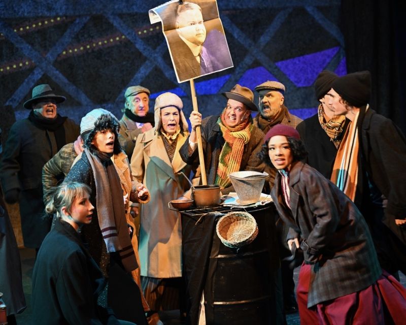 Review: ANNIE at Palm Canyon Theatre  Image