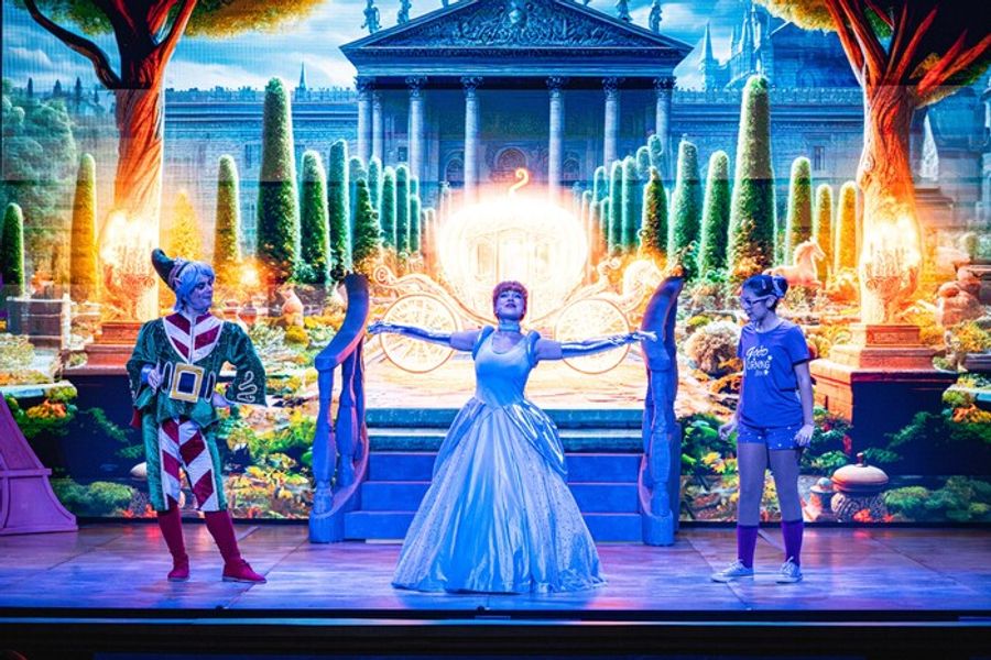 PHOTOS: No te pierdas las nuevas imágenes de escena de CHRISTMAS DREAMS Image