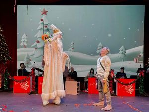 Beth Kennedy and Matt Walker @ BroadwayWorld Beth Kennedy and Matt Walker Photo