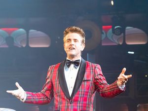 Joey McIntyre @ BroadwayWorld Joey McIntyre Photo