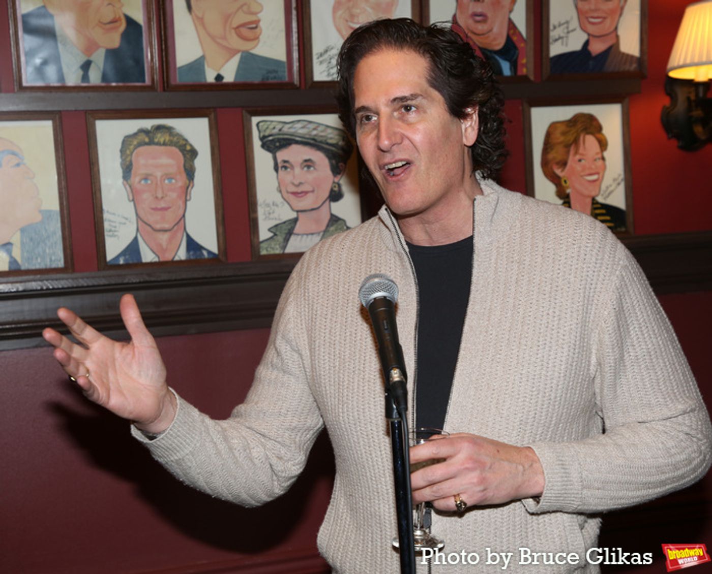 Photos: Scott Elllis Receives Portrait at Sardi's  Image