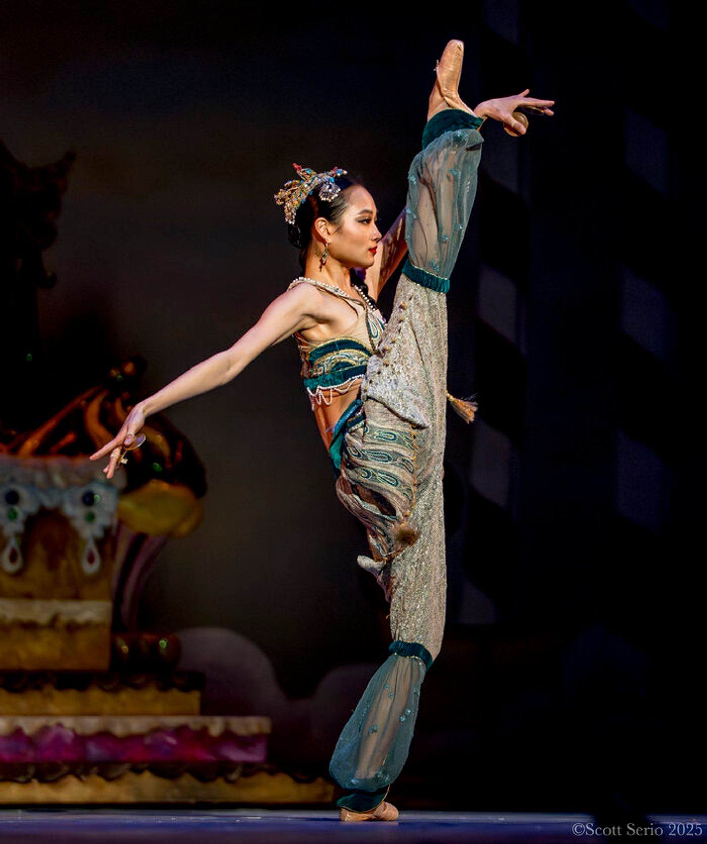 Review: Philadelphia Ballet's Holiday Staple The Nutcracker Returns to the Academy of Music Review: Philadelphia Ballet's Holiday Staple The Nutcracker Returns to the Academy of Music Image