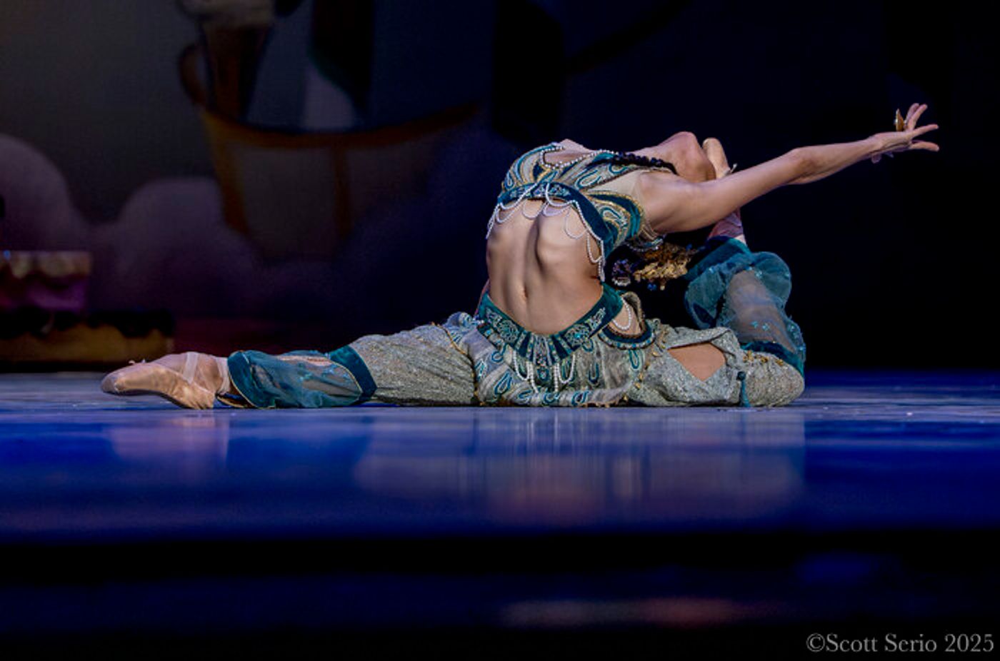 Review: Philadelphia Ballet's Holiday Staple The Nutcracker Returns to the Academy of Music Review: Philadelphia Ballet's Holiday Staple The Nutcracker Returns to the Academy of Music Image