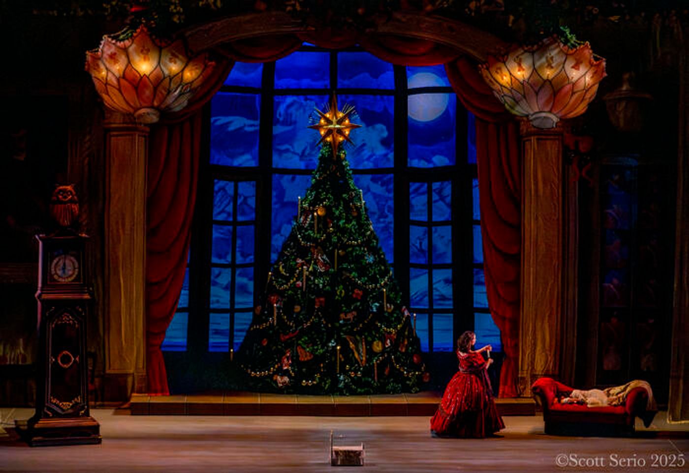 Review: Philadelphia Ballet's Holiday Staple The Nutcracker Returns to the Academy of Music Review: Philadelphia Ballet's Holiday Staple The Nutcracker Returns to the Academy of Music Image