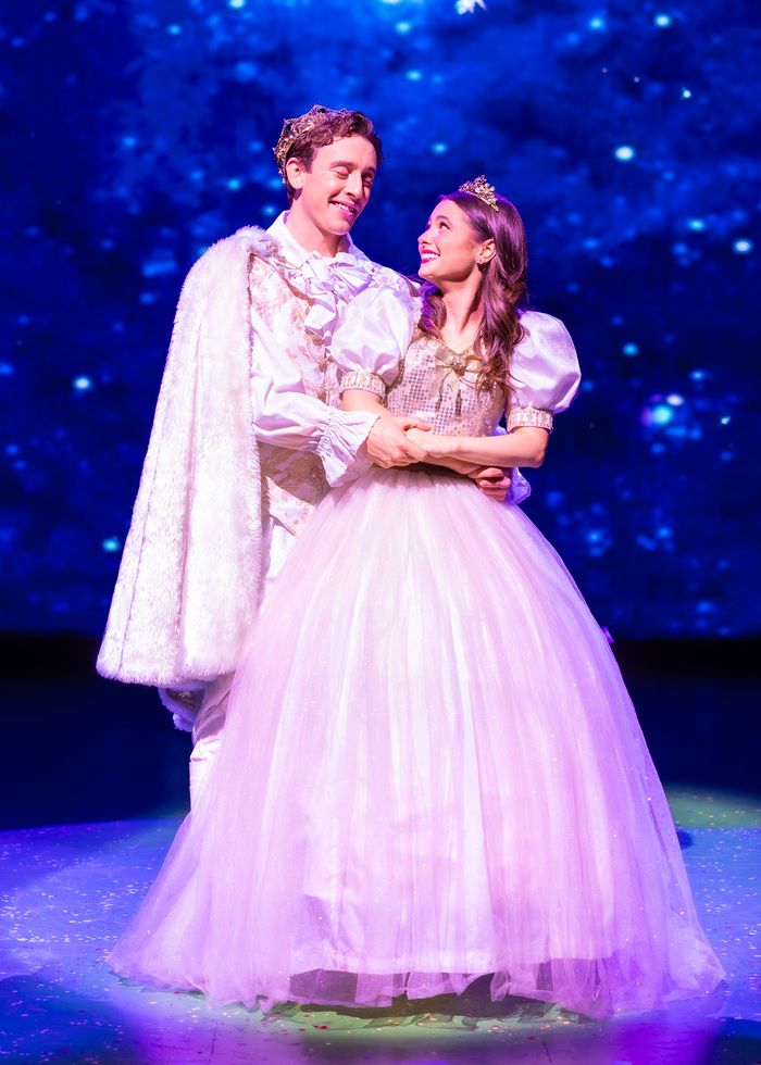 Photos: Laguna Playhouse's A SNOW WHITE CHRISTMAS Photos: Laguna Playhouse's A SNOW WHITE CHRISTMAS Image