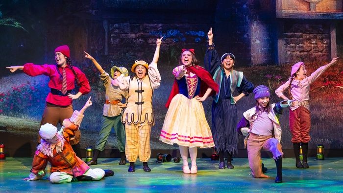 Photos: Laguna Playhouse's A SNOW WHITE CHRISTMAS Photos: Laguna Playhouse's A SNOW WHITE CHRISTMAS Image