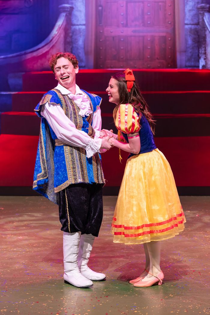 Photos: Laguna Playhouse's A SNOW WHITE CHRISTMAS Photos: Laguna Playhouse's A SNOW WHITE CHRISTMAS Image