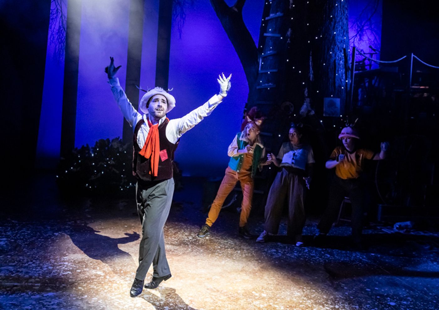 Photos: NO SUCH THING AS WOLVES at Birmingham Hippodrome  Image