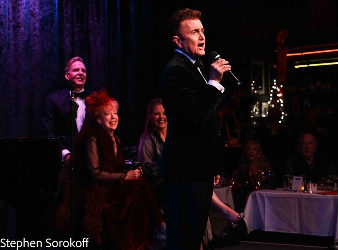 Review: 'WE LOVE THE WINTER WEATHER - An Excellent Weather Outlook at Birdland  Image