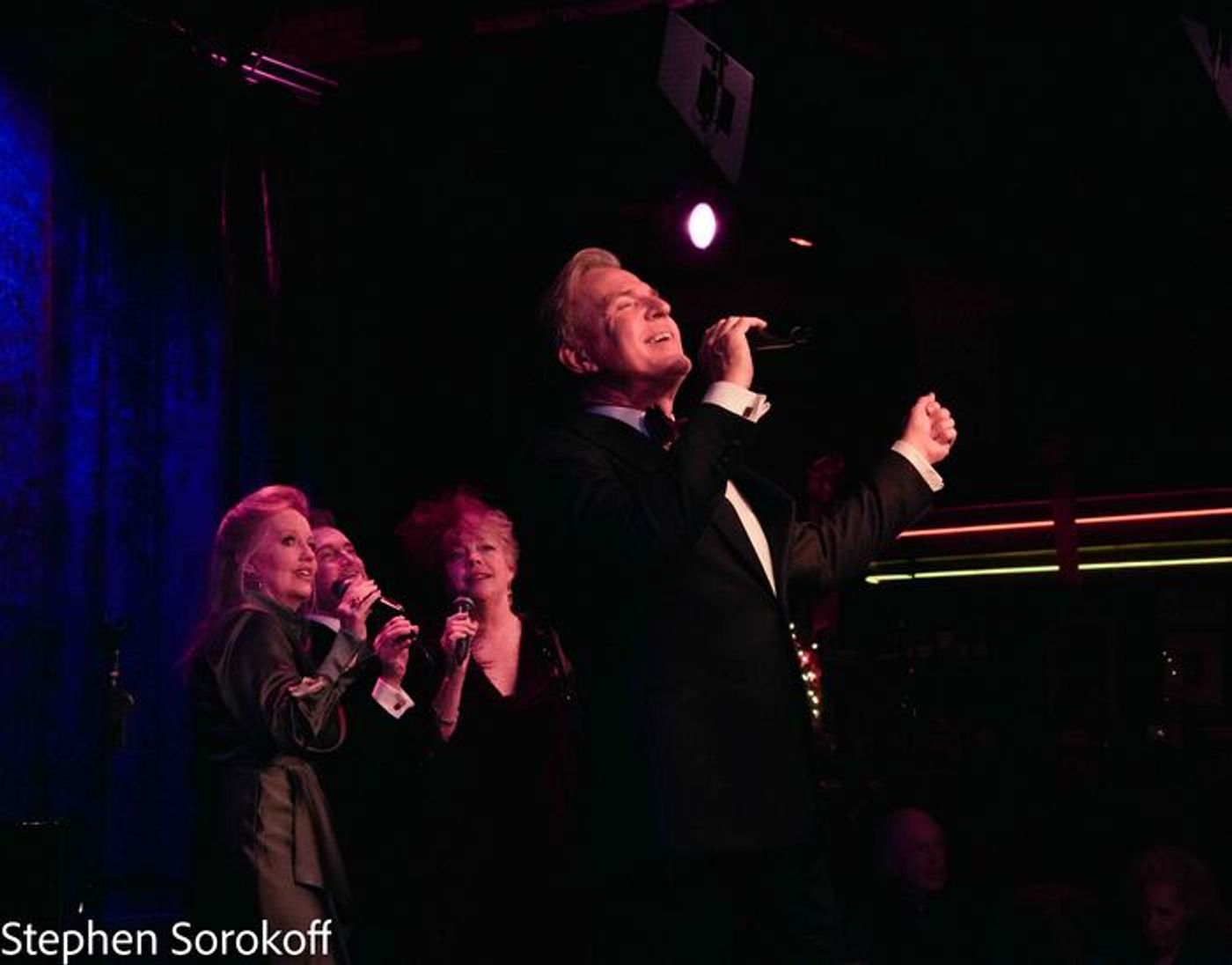 Review: 'WE LOVE THE WINTER WEATHER - An Excellent Weather Outlook at Birdland  Image