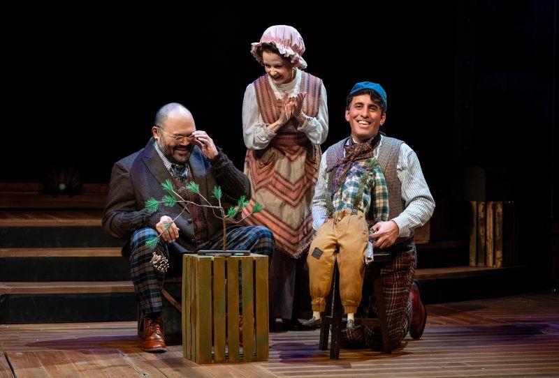 Review: EBENEZER SCROOGE’S BIG JERSEY CHRISTMAS SHOW at GSP-Holiday Fun for All Image