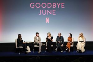 Tomris Laffly, Joe Anders, Kate Winslet, Timothy Spall, Andrea Riseborough and Toni C Photo