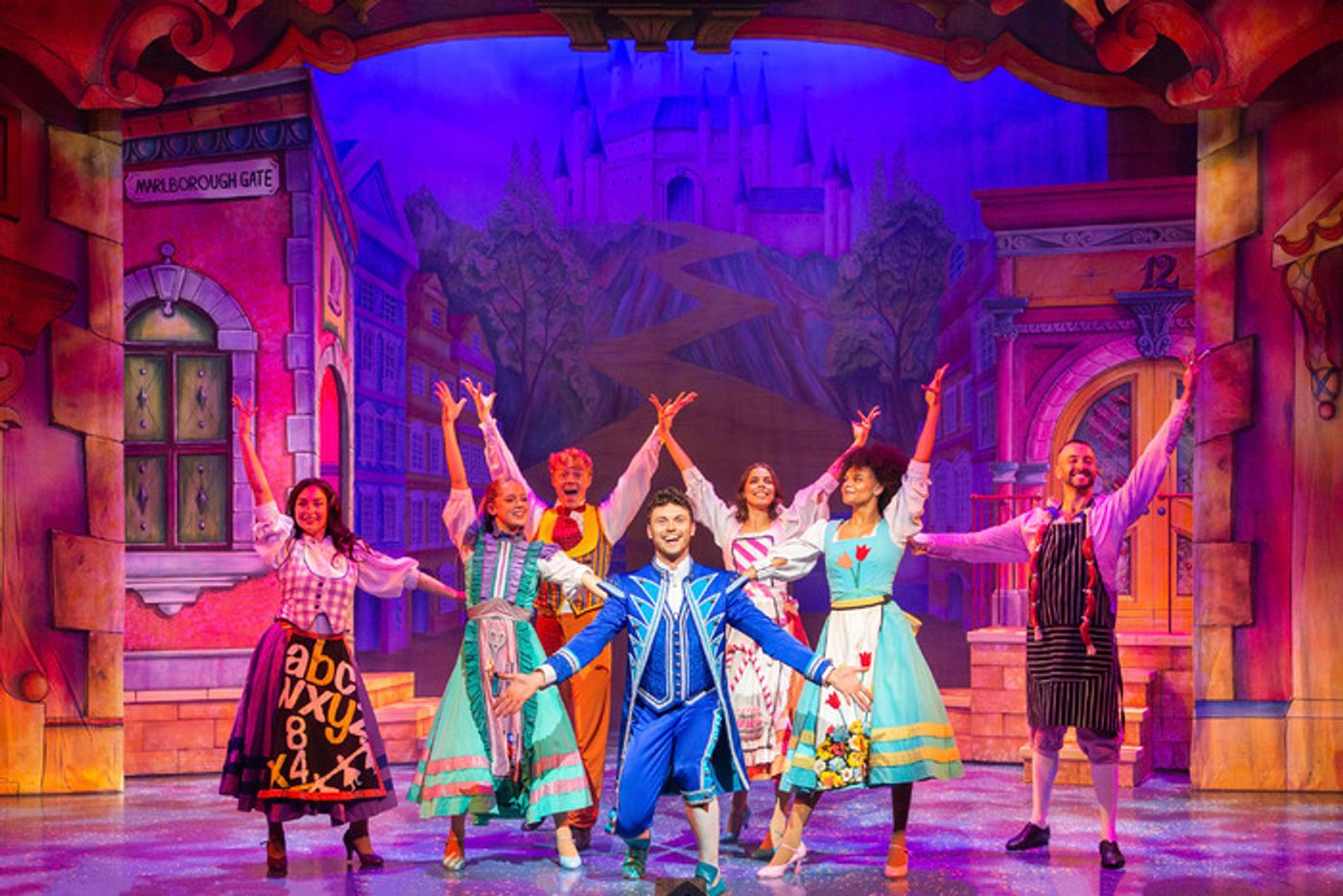 Photos: CINDERELLA Pantomime at the Richmond Theatre Photos: CINDERELLA Pantomime at the Richmond Theatre Image