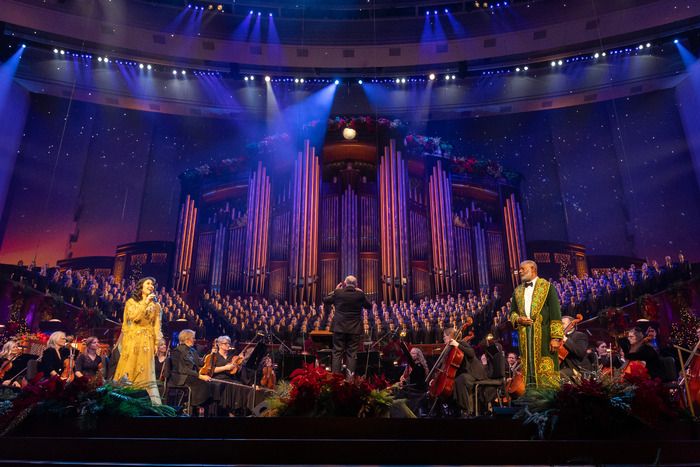 Review: CHRISTMAS WITH THE TABERNACLE CHOIR at the LDS Conference Center Review: CHRISTMAS WITH THE TABERNACLE CHOIR at the LDS Conference Center Image
