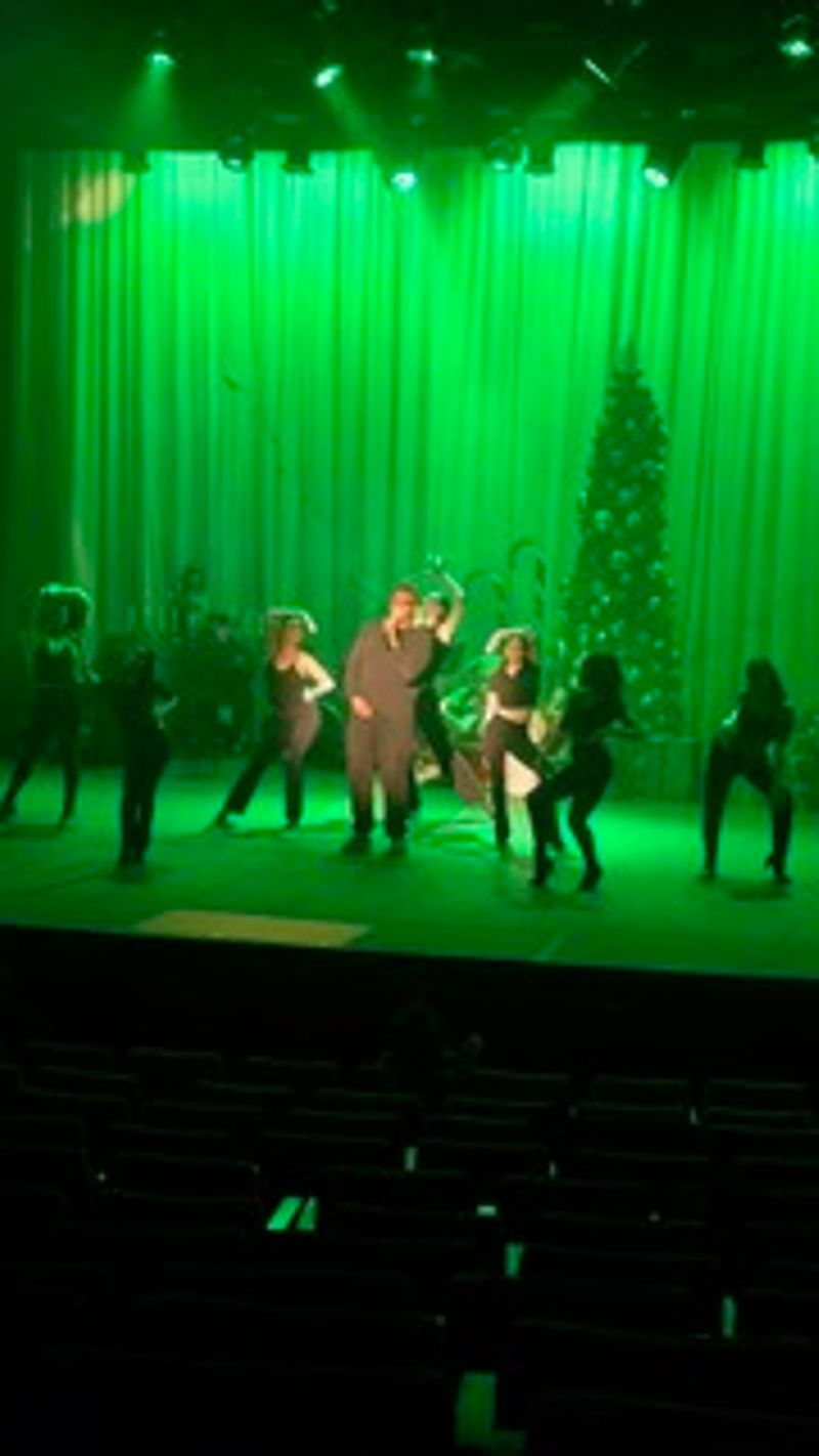 Review: THE BIG FAT CHRISTMAS SHOW at El Portal Theatre Image