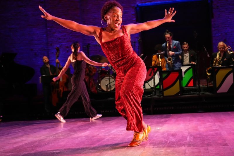 Review: A VERY SWING OUT HOLIDAY at The Joyce Theater Thrills Image