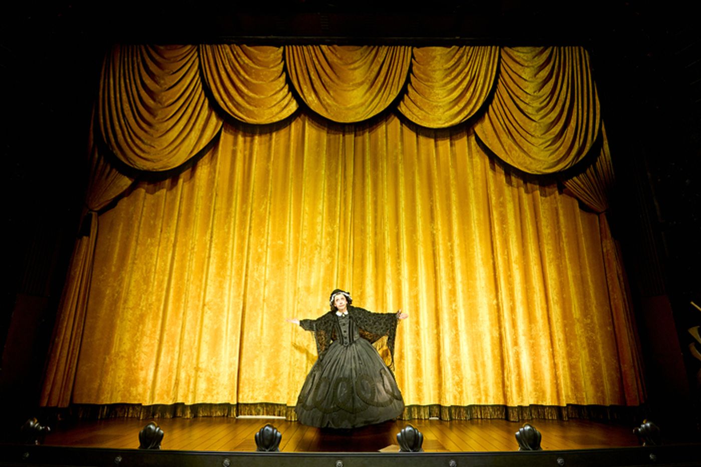 Photos: Mason Alexander Park and the Cast of OH, MARY! in the West End  Image