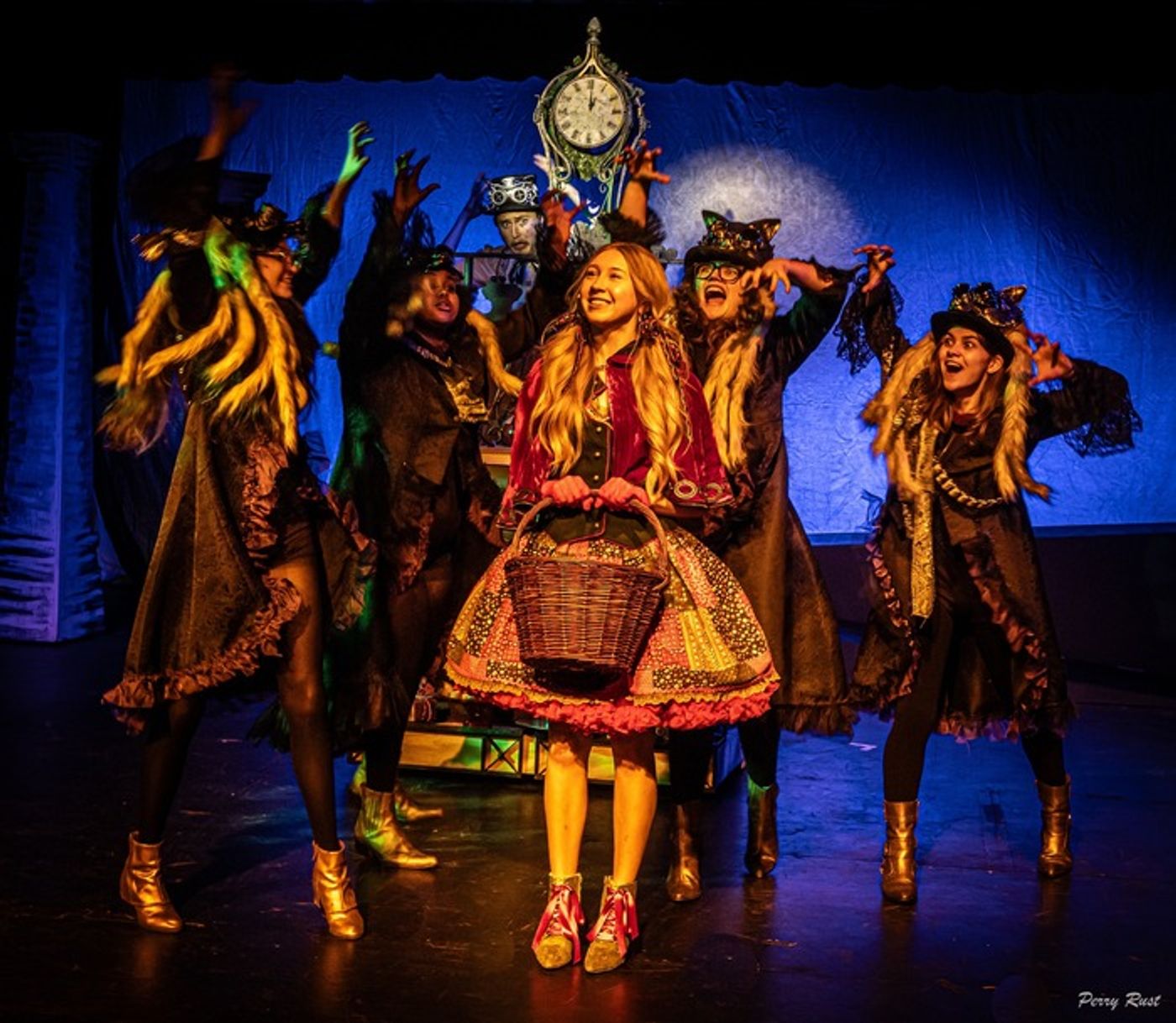 Review: THE DANGEROUS CHRISTMAS OF RED RIDING HOOD at FMCT / The Hjemkomst Center Review: THE DANGEROUS CHRISTMAS OF RED RIDING HOOD at FMCT / The Hjemkomst Center Image